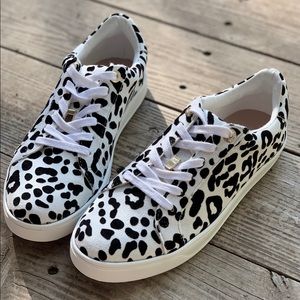 Nordstrom Topshop Animal Print Low Top Sneaker 👟